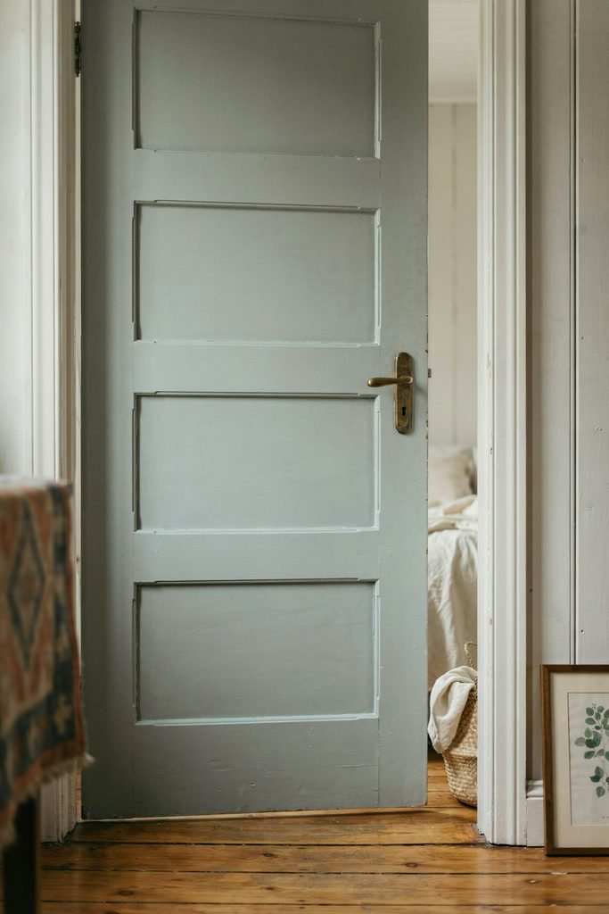 Choose Soft Pastel or Muted Earthy Tones for a Cozy Style